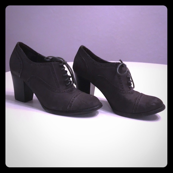 Grey , 2” heels, cute shoes - Picture 1 of 5